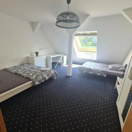 6 Bedroom Private Apartment&lounge *
