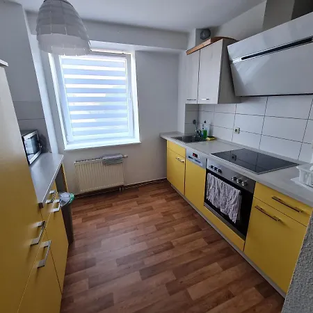6 Bedroom Private Apartment&lounge * Rostock