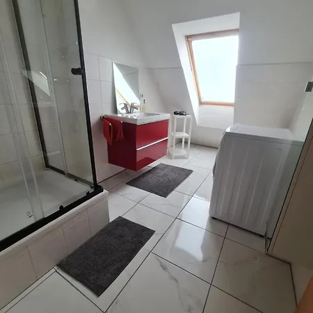 Апартаменты 6 Bedroom Private & Lounge *